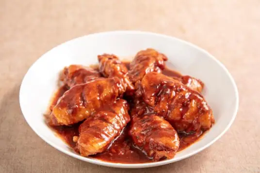 家常美味可乐鸡翅菜谱，酸甜可口，回味无穷的佳肴制作指南