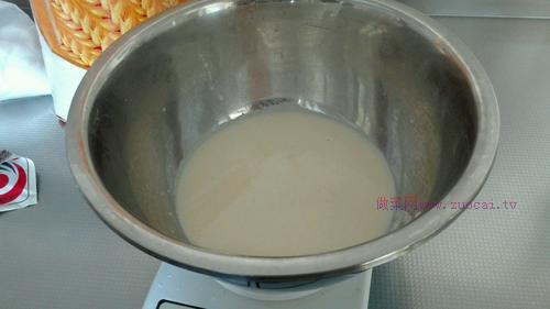 分享一道营养好吃的早餐：全麦豆渣馒头的图解做法