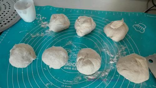 分享一道营养好吃的早餐：全麦豆渣馒头的图解做法